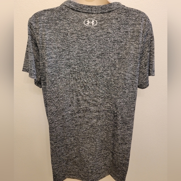NWT Under Armour Ladies Heat Gear Loose Fit Short Sleeve T-Shirt - Picture 2 of 2